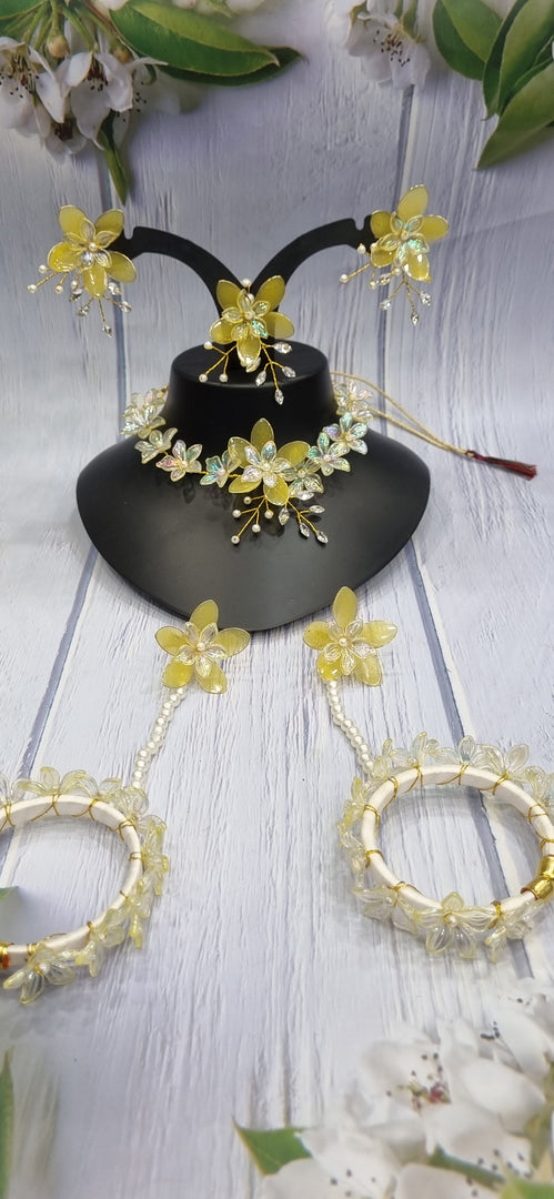 YELLOW RESIN WITH ACRYLIC FLOWER SET SKU514