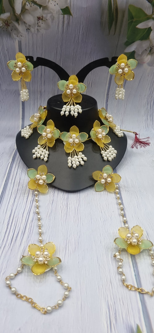 YELLOW & PISTA GREEN ACRYLIC HANDMADE Jewellery Sets for Womens SKU551