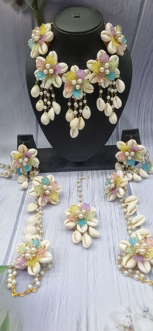 MULTICOLOUR ACRYLIC SHELL HANDMADE Jewellery Sets for Womens SKU555