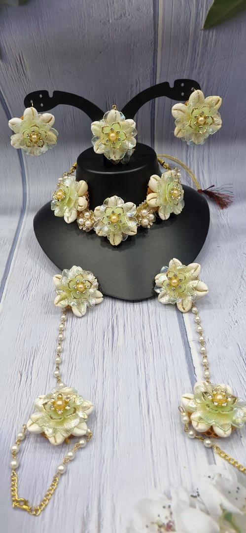 PISTA COLOUR IN ACRYLIC SHELL HANDMADE Jewellery Sets for Womens SKU573