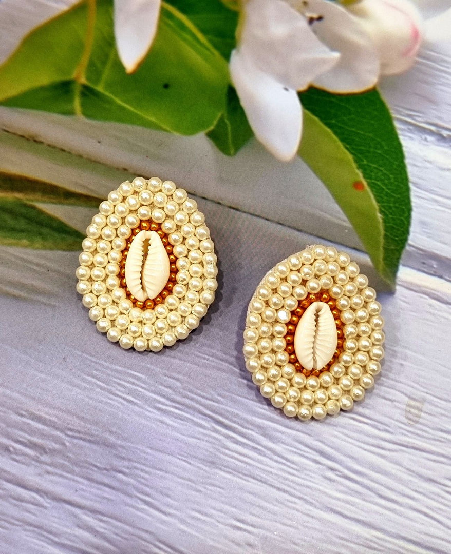 MOTIF SHELL BEADED EARRINGS QR054