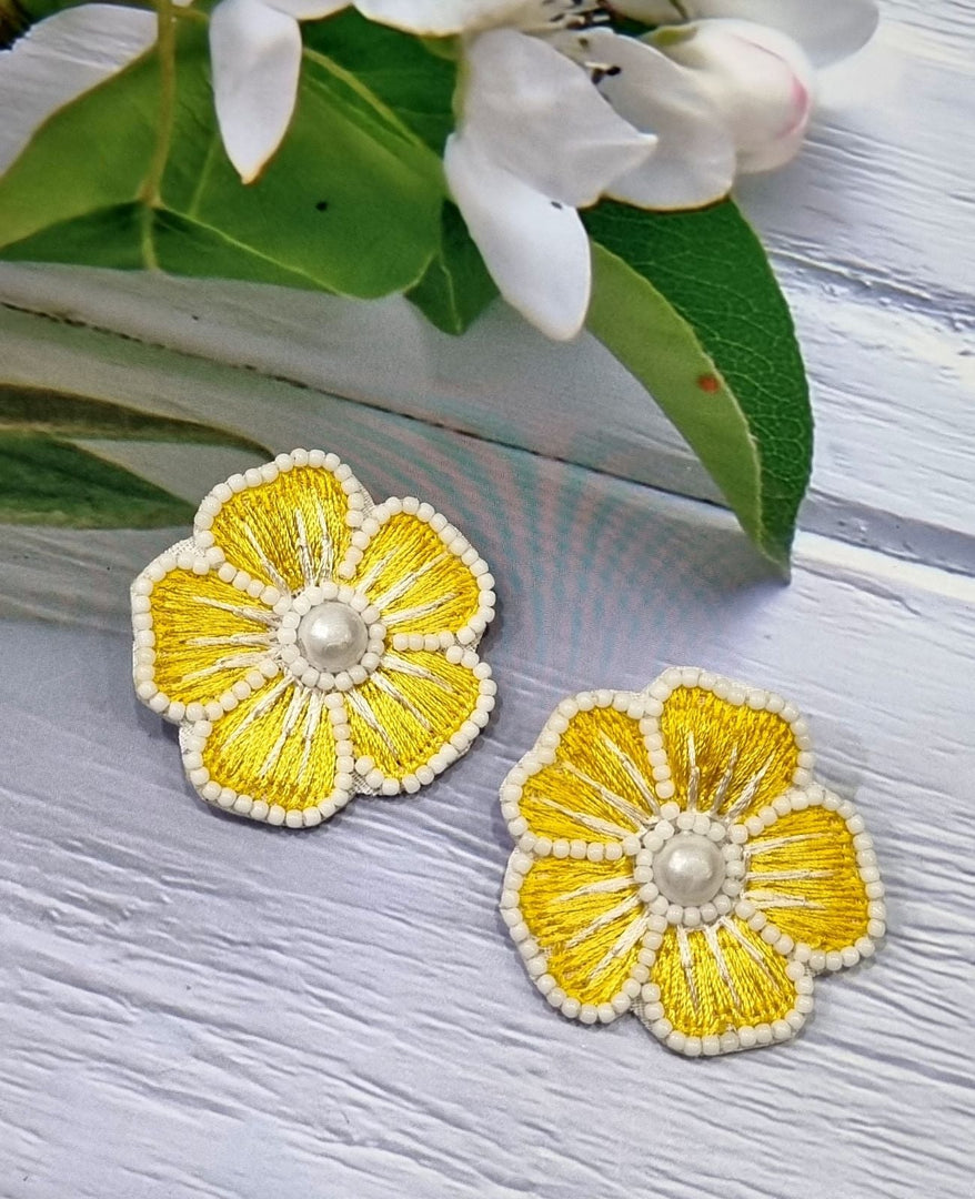 FLORAL BEADED EARRINGS