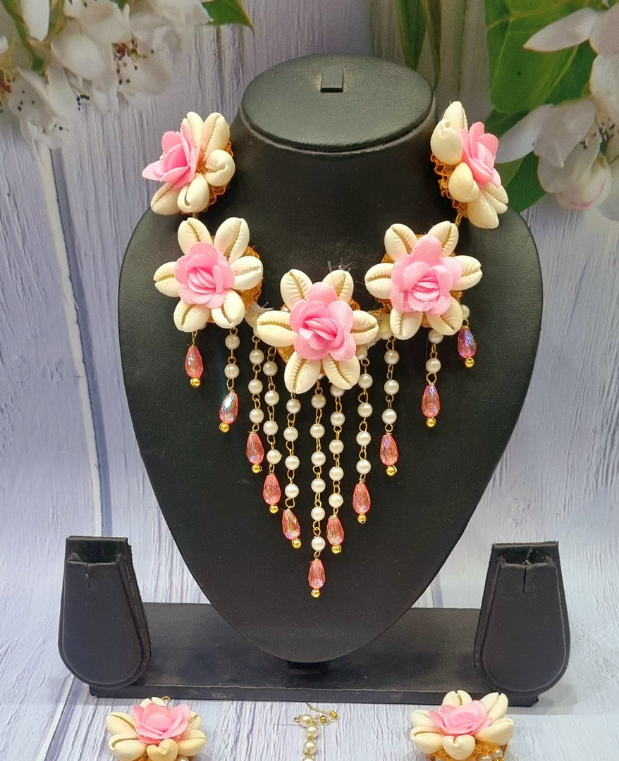 Necklace Embellished with a Beautiful Flower