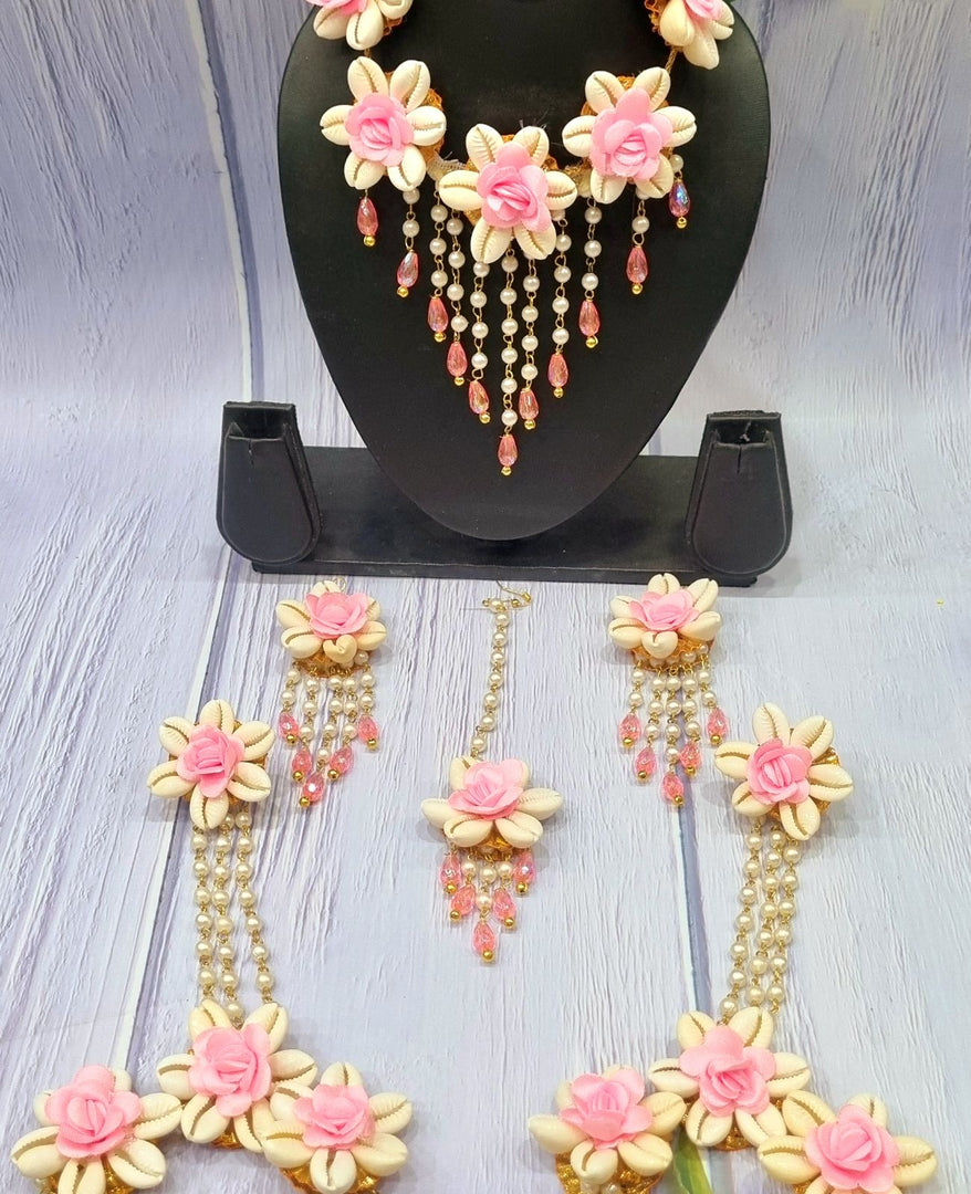 Necklace Embellished with a Beautiful Flower